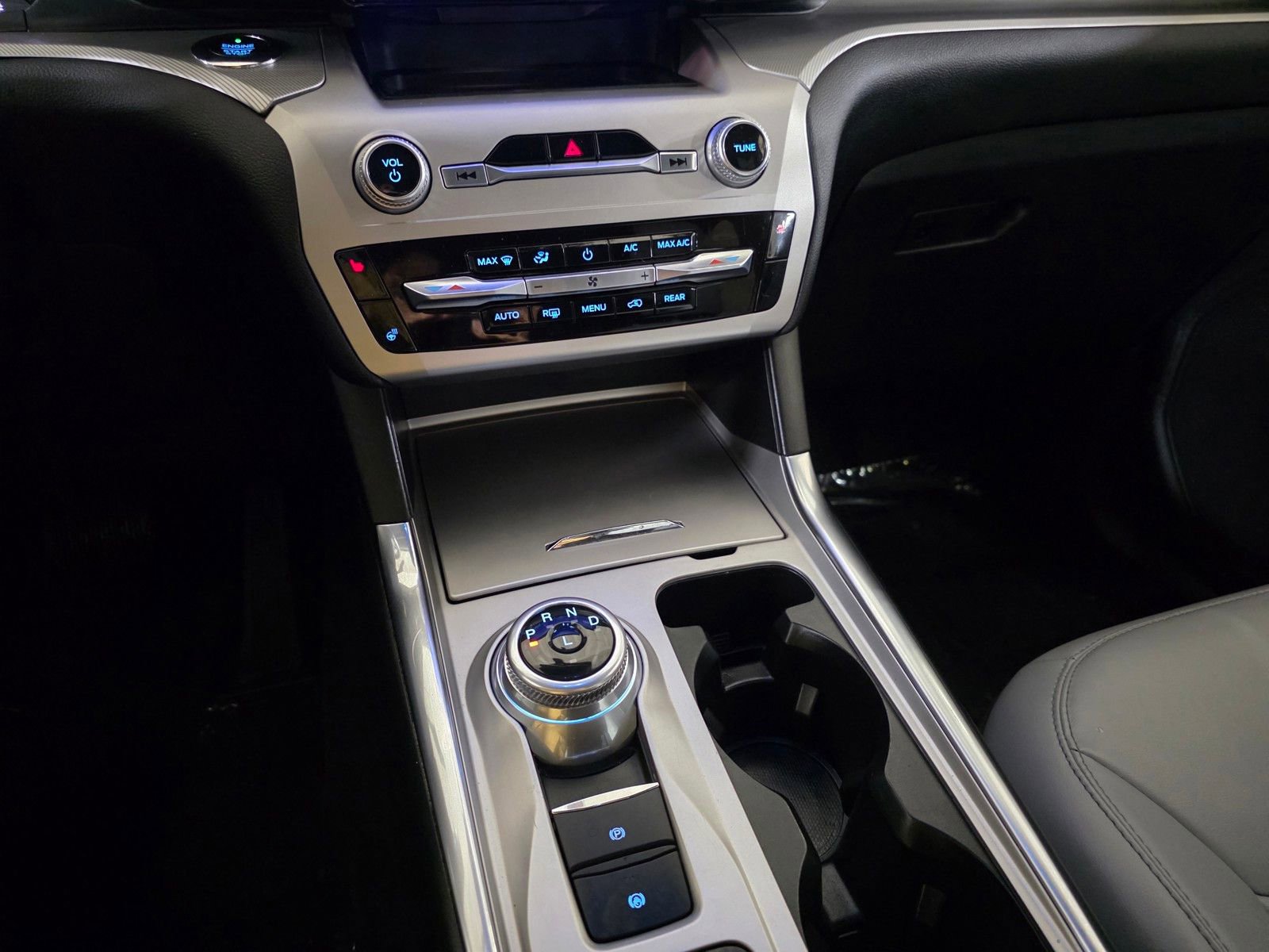 Used 2021 Ford Explorer XLT w/ Equipment Group 202A image 28