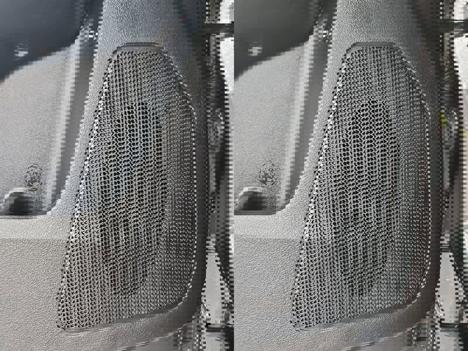 Used 2018 Jeep Cherokee Latitude Plus w/ Comfort/Convenience Group image 29