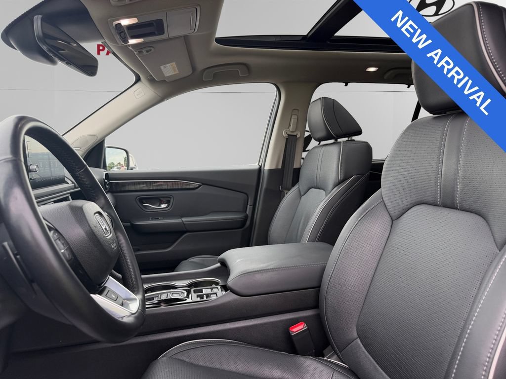 Used 2025 Honda Pilot Elite image 9