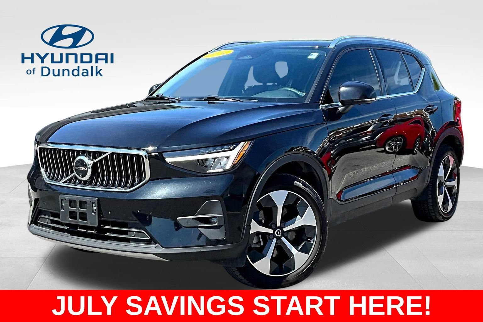 Used 2024 Volvo XC40 B5 Plus AWD/4WD video 1