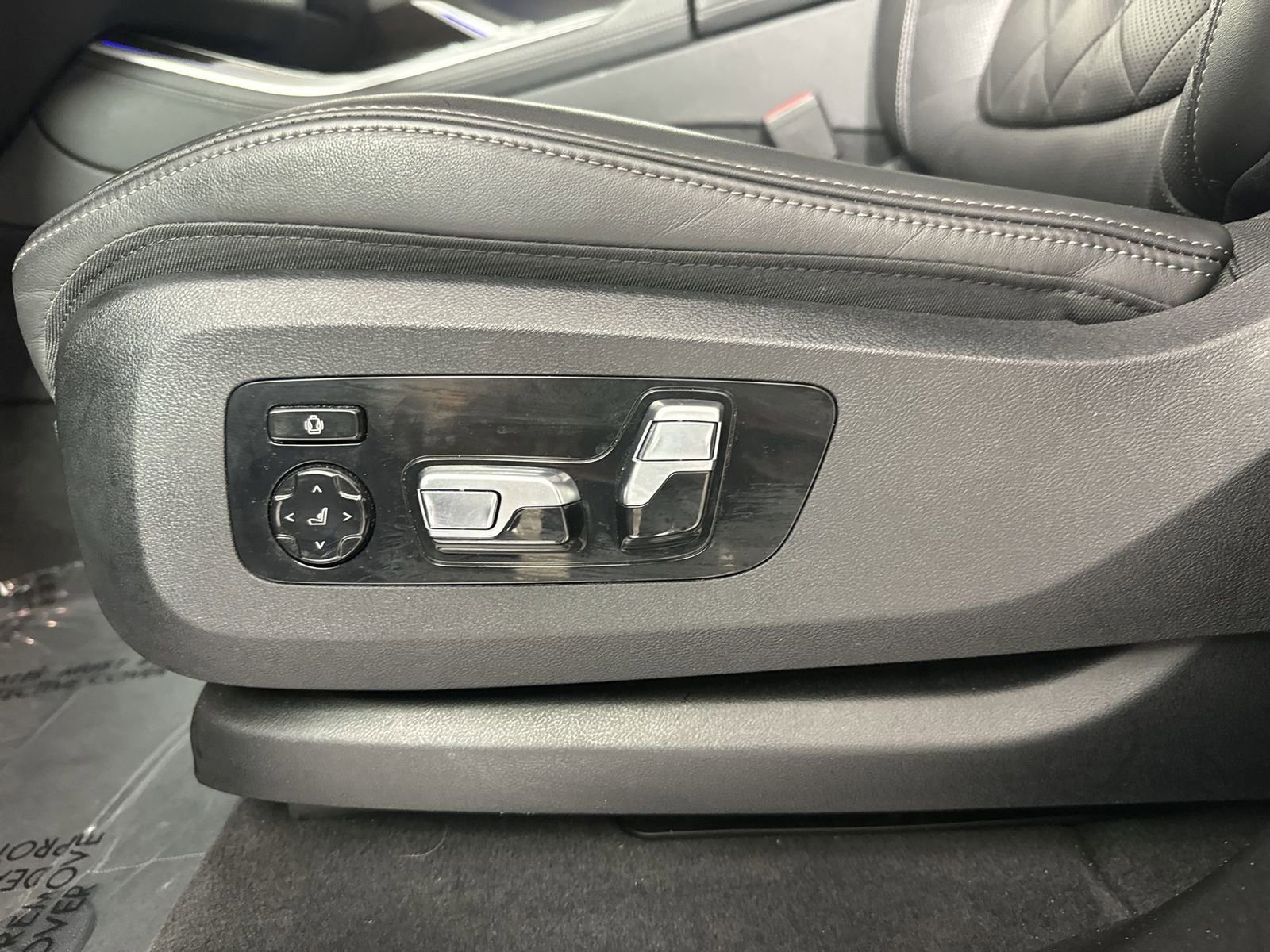 Used 2024 BMW X5 xDrive50e image 21