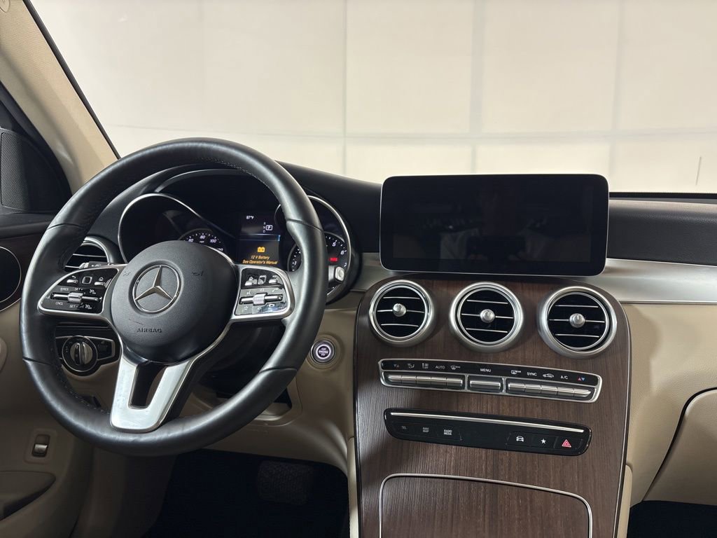 Used 2020 Mercedes-Benz GLC 300 4MATIC w/ Premium Package image 23