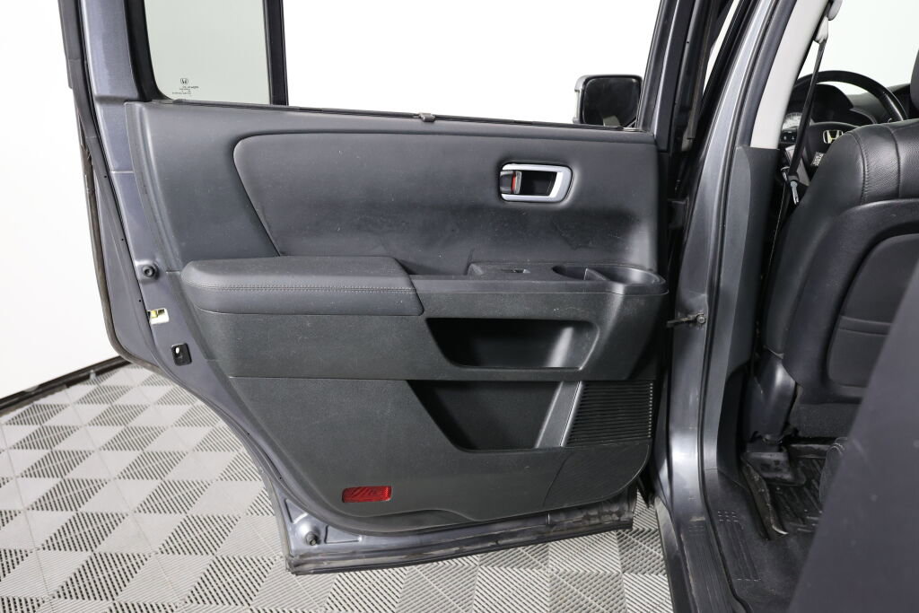Used 2012 Honda Pilot Touring image 17
