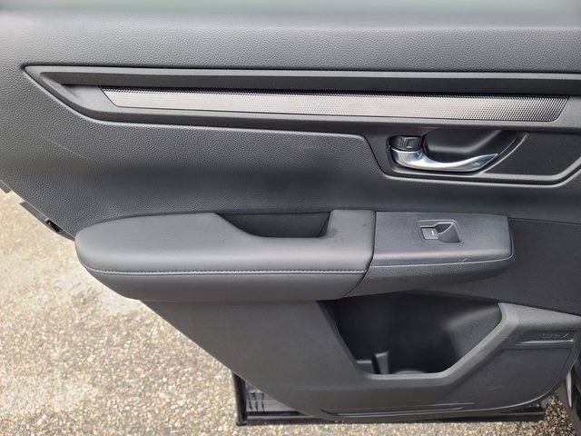 Used 2025 Honda CR-V LX image 13