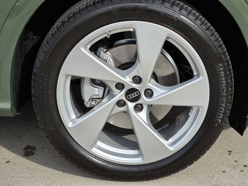 Certified 2025 Audi Q5 Prestige image 14