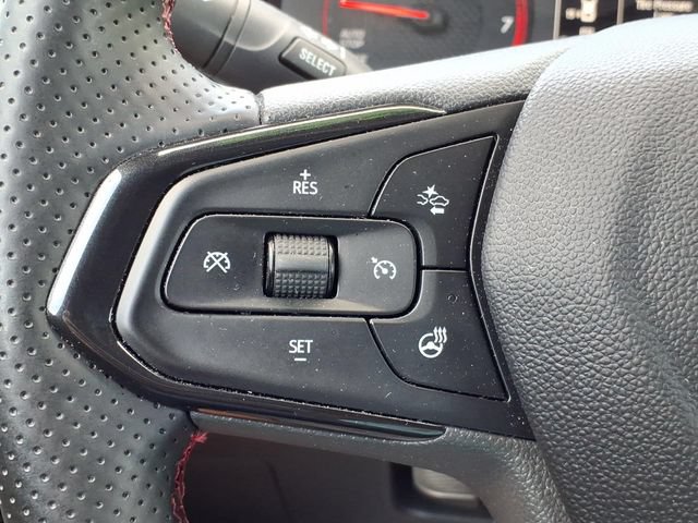 Used 2024 Chevrolet Trax RS w/ Sunroof Package FWD image 28