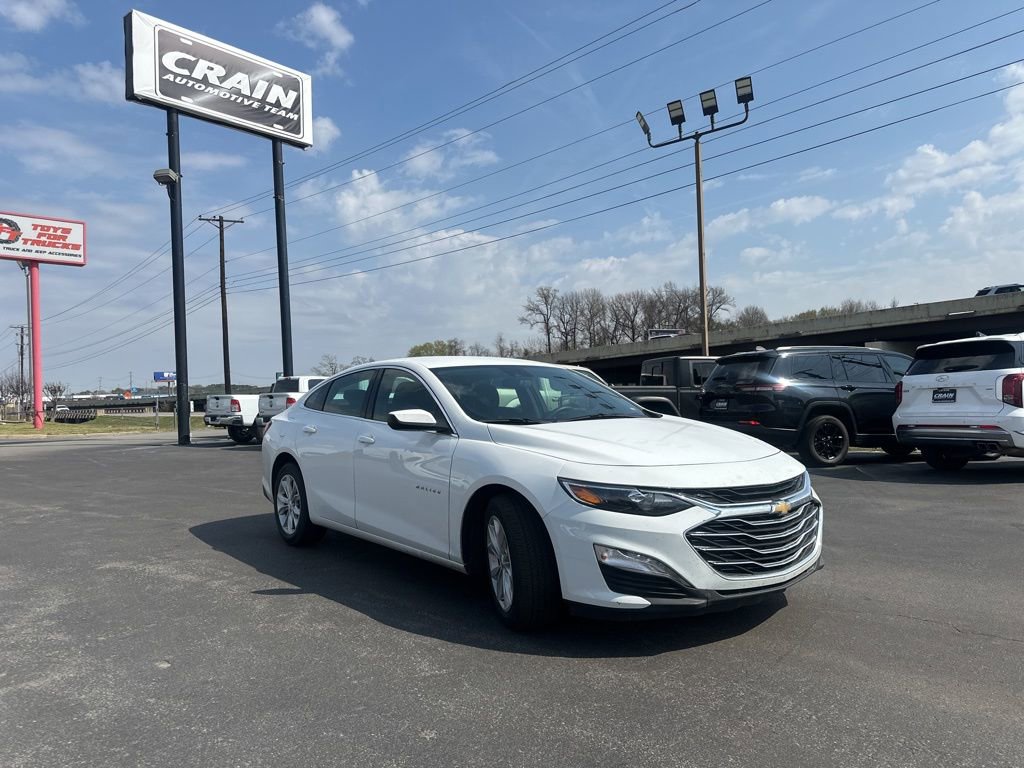 Used 2025 Chevrolet Malibu LT image 2