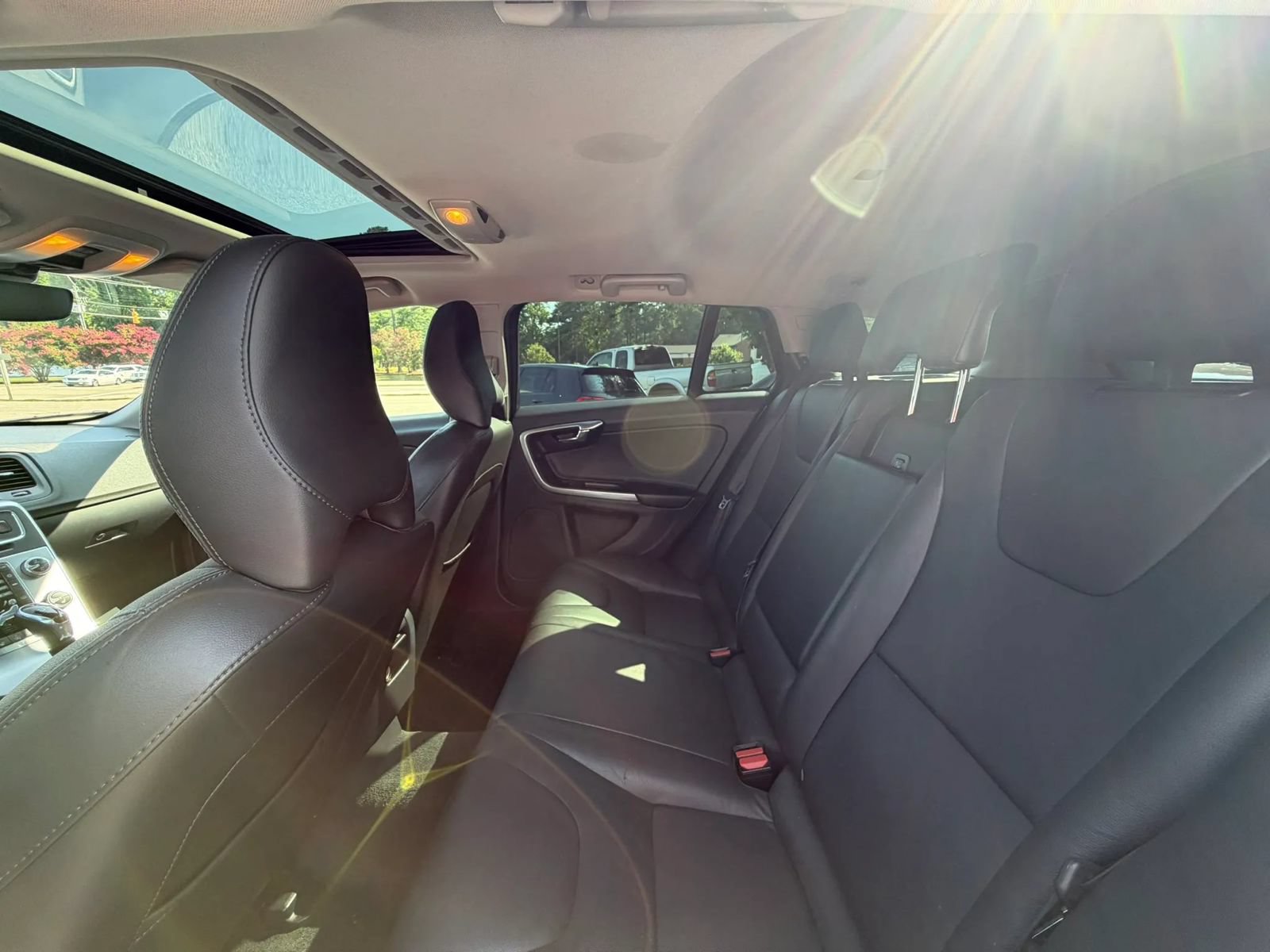Used 2018 Volvo V60 T5 Cross Country w/ Convenience Package AWD/4WD image 25