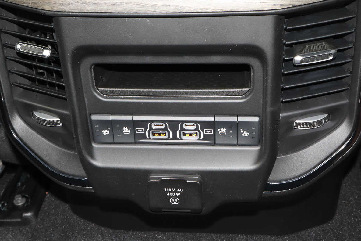 Used 2026 RAM 1500 Limited AWD/4WD image 23