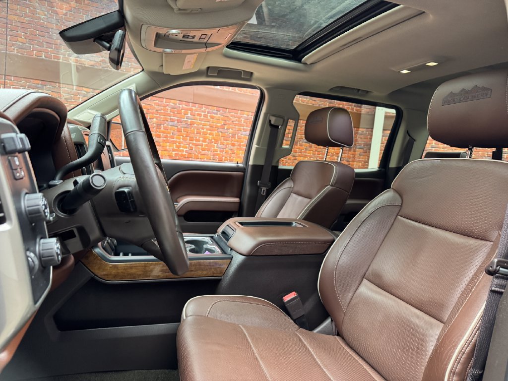 Used 2015 Chevrolet Silverado 1500 High Country w/ High Country Premium Package AWD/4WD image 24