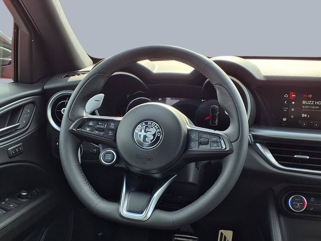 New 2025 Alfa Romeo Stelvio Sprint w/ Veloce Package AWD/4WD image 12