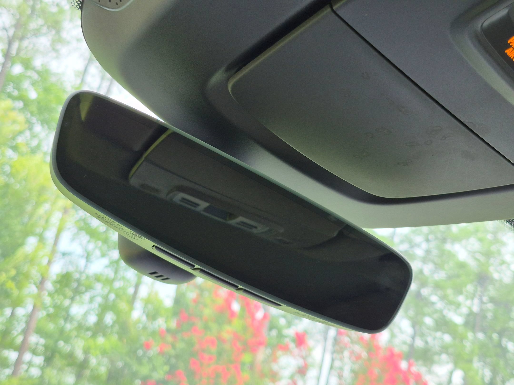Certified 2025 Porsche Macan Electric RWD image 19