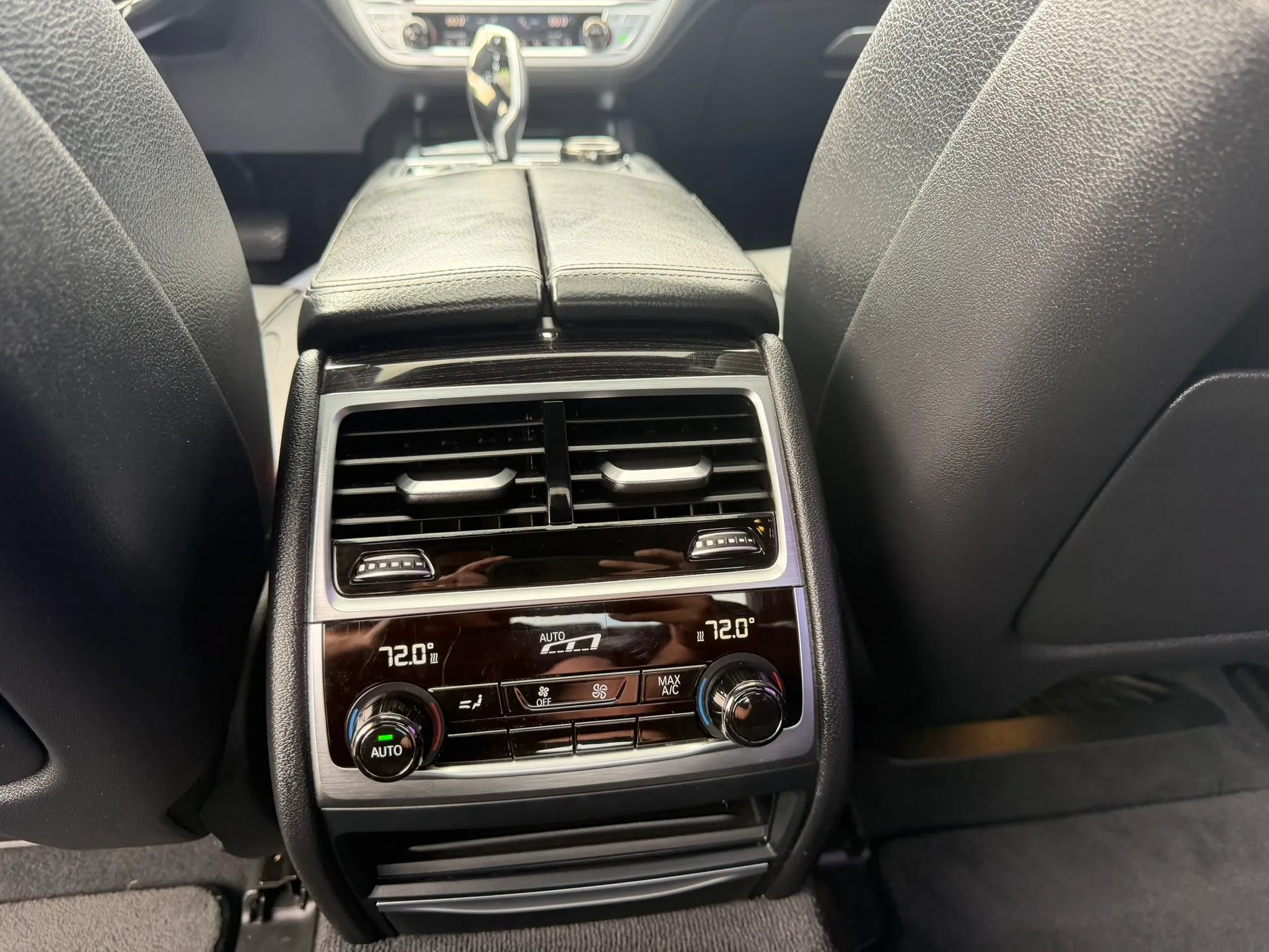 Used 2017 BMW 740i RWD image 19