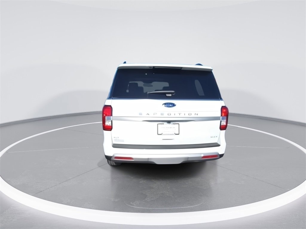 Used 2024 Ford Expedition Max XLT image 8
