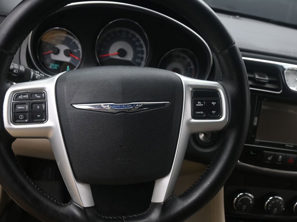 Used 2011 Chrysler 200 Limited image 26