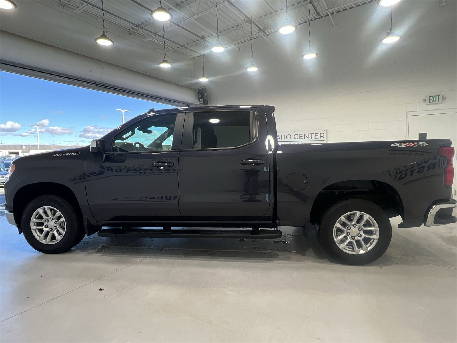 Used 2024 Chevrolet Silverado 1500 LT image 5