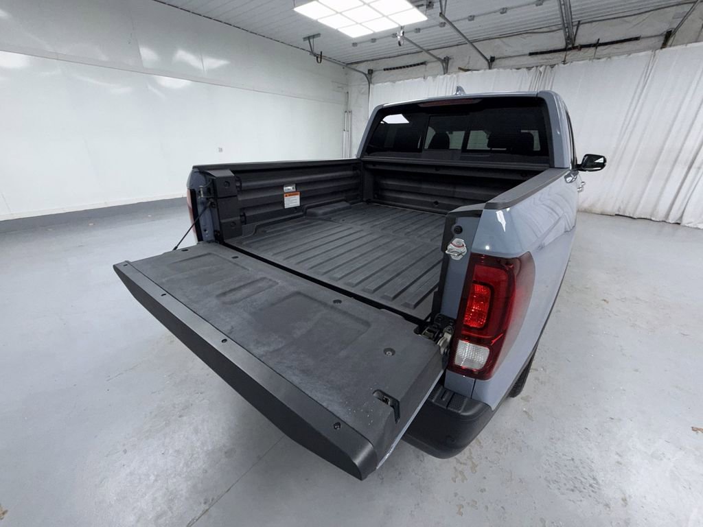 Used 2023 Honda Ridgeline RTL-E image 16