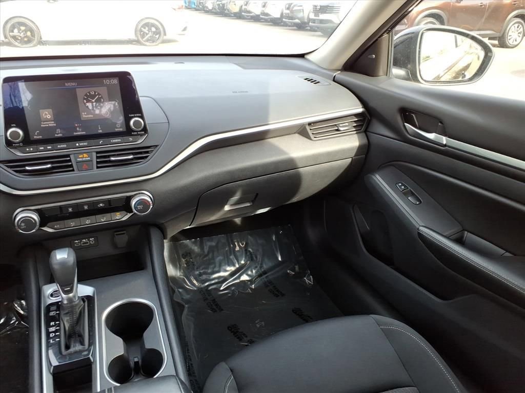 Used 2022 Nissan Altima 2.5 SV image 23