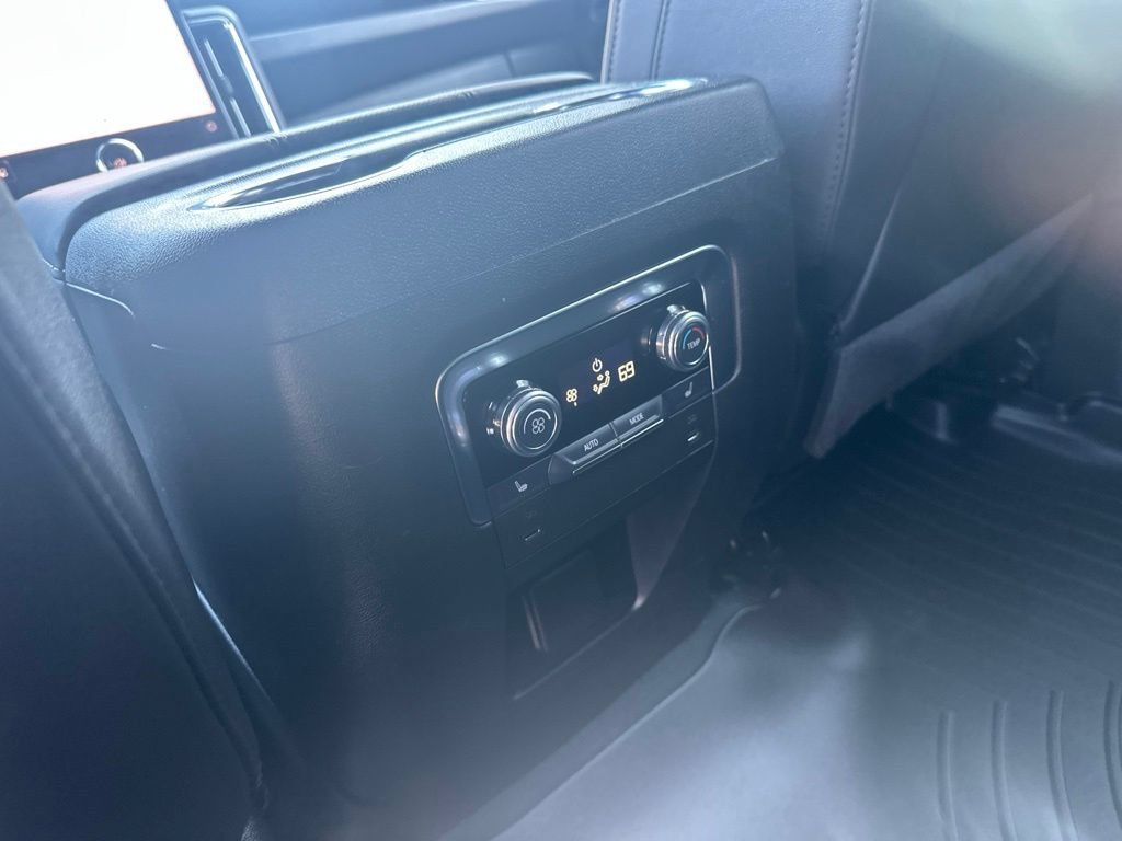 Used 2025 GMC Yukon XL Elevation w/ Technology Package AWD/4WD image 28