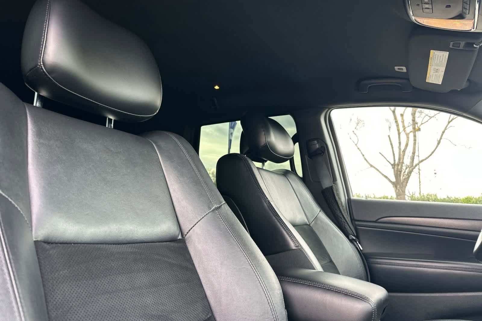 Used 2018 Jeep Grand Cherokee Altitude image 17