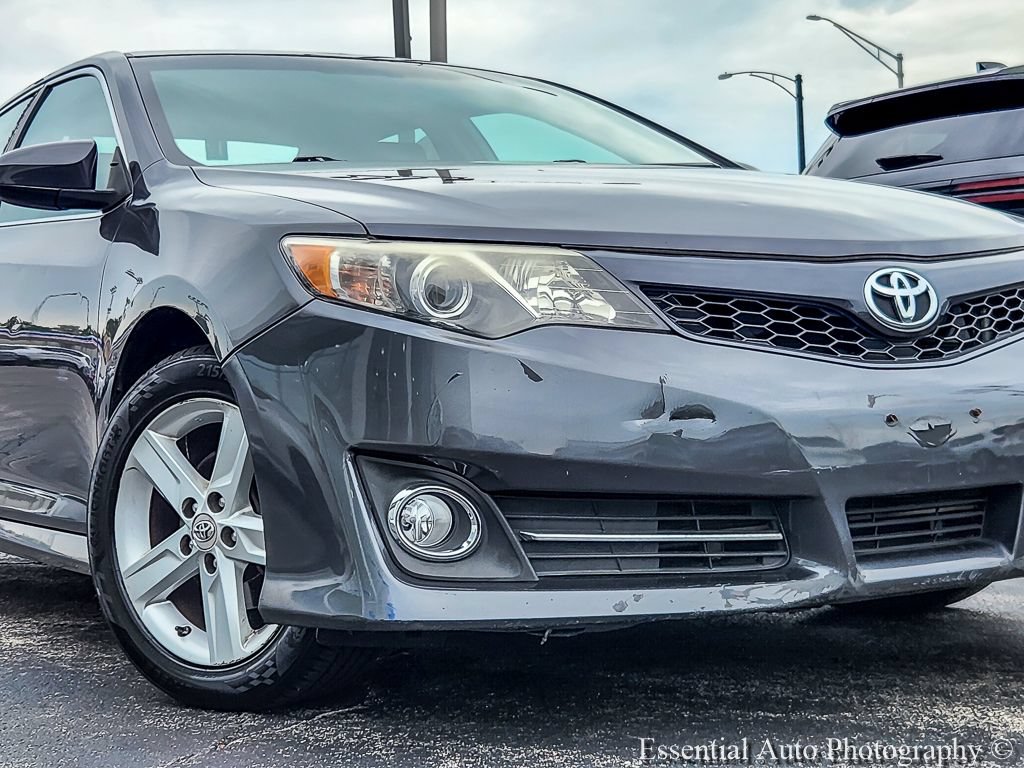 Used 2012 Toyota Camry SE w/ Convenience Pkg FWD image 2