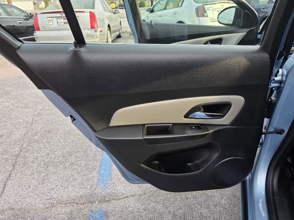 Used 2012 Chevrolet Cruze LS FWD image 19
