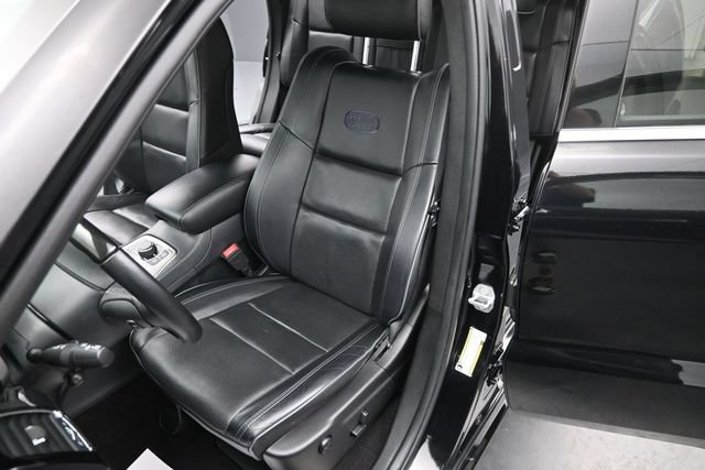 Used 2020 Jeep Grand Cherokee Overland AWD/4WD image 19