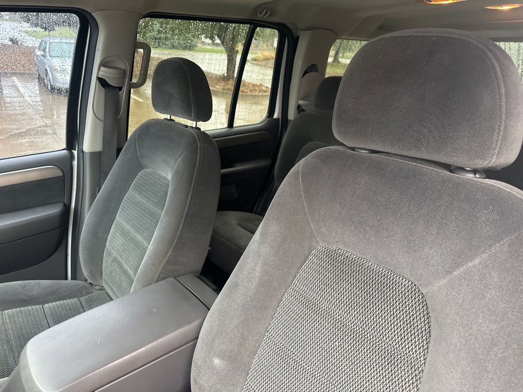 Used 2003 Ford Explorer XLT AWD/4WD image 15