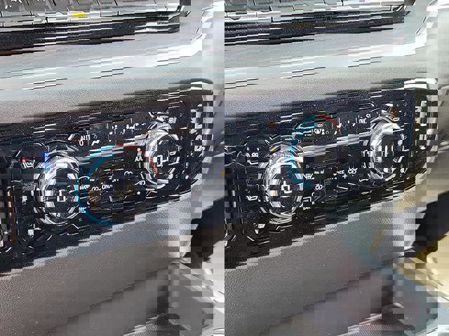 New 2026 GMC Sierra 1500 SLT image 15