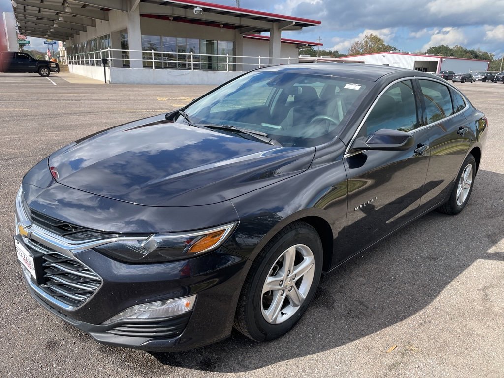 Used 2023 Chevrolet Malibu LT image 3