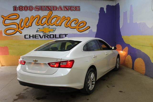 Used 2017 Chevrolet Malibu LT FWD image 8