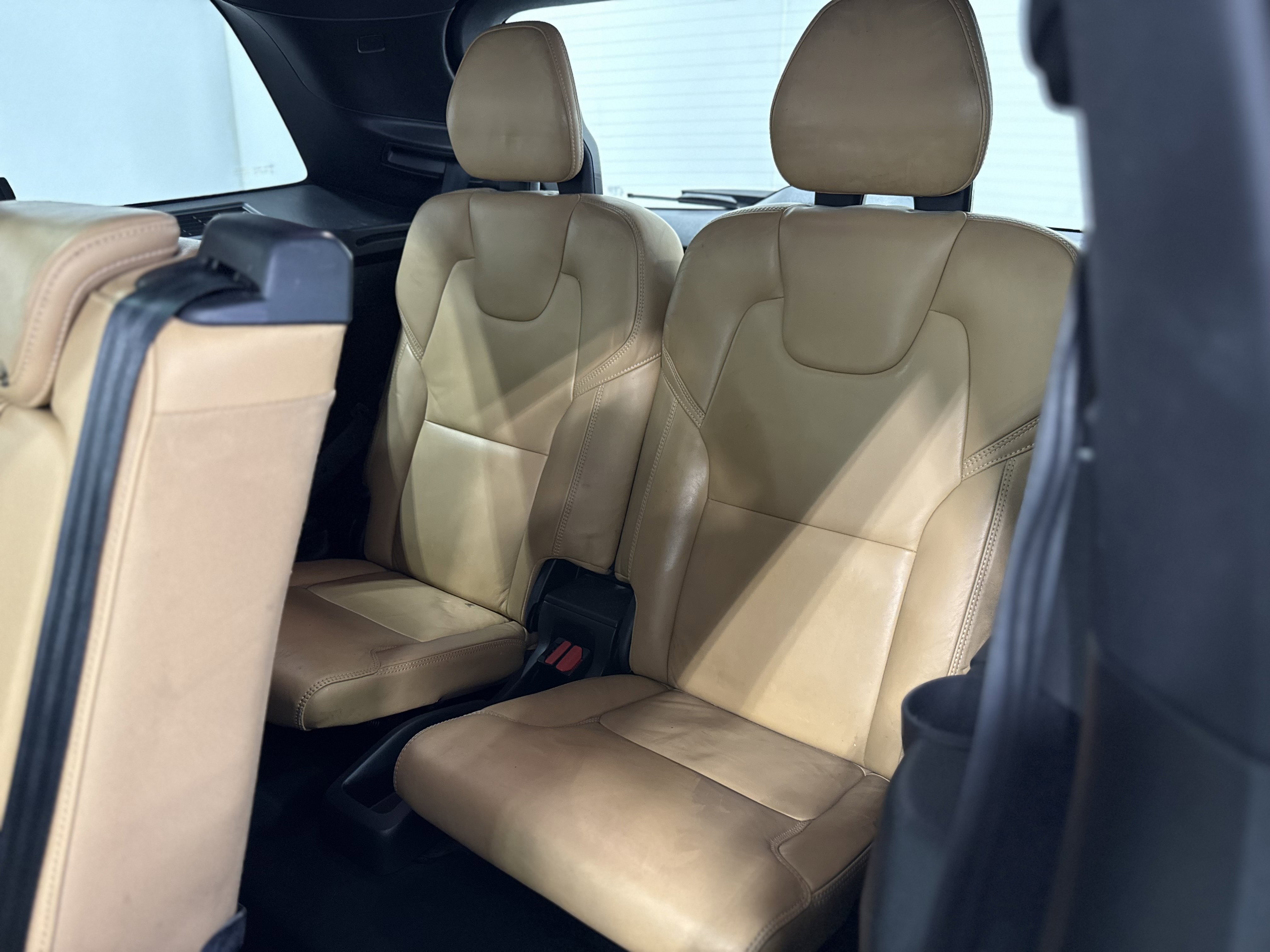 Used 2017 Volvo XC90 T6 Momentum w/ Vision Package image 24