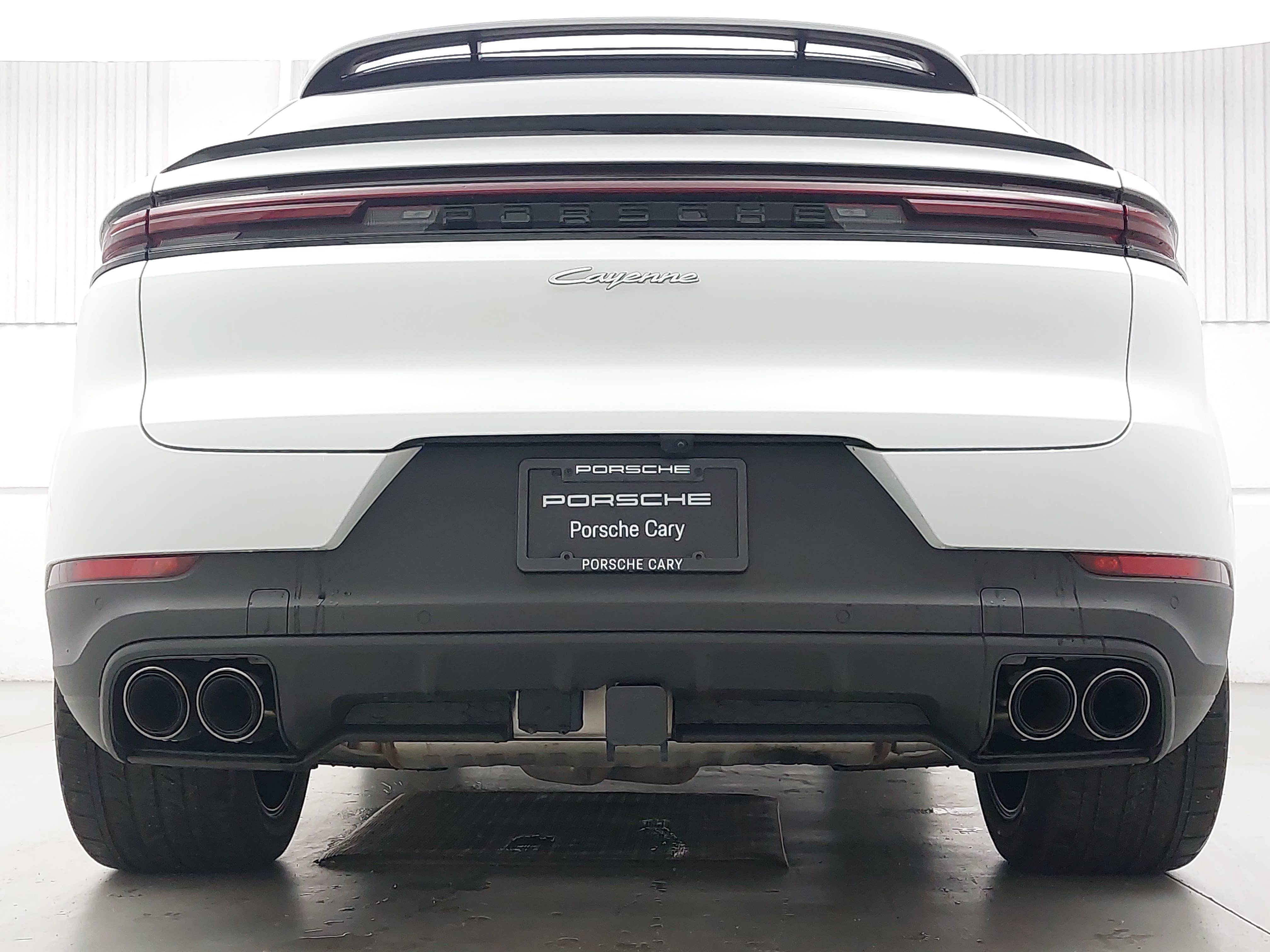 Certified 2026 Porsche Cayenne E-Hybrid Coupe AWD/4WD image 6