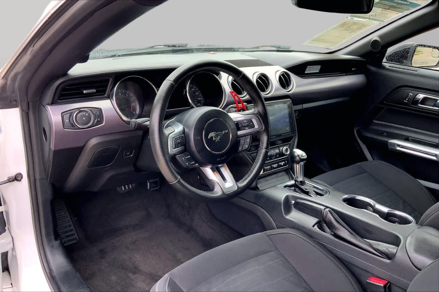 Used 2015 Ford Mustang Coupe RWD image 14