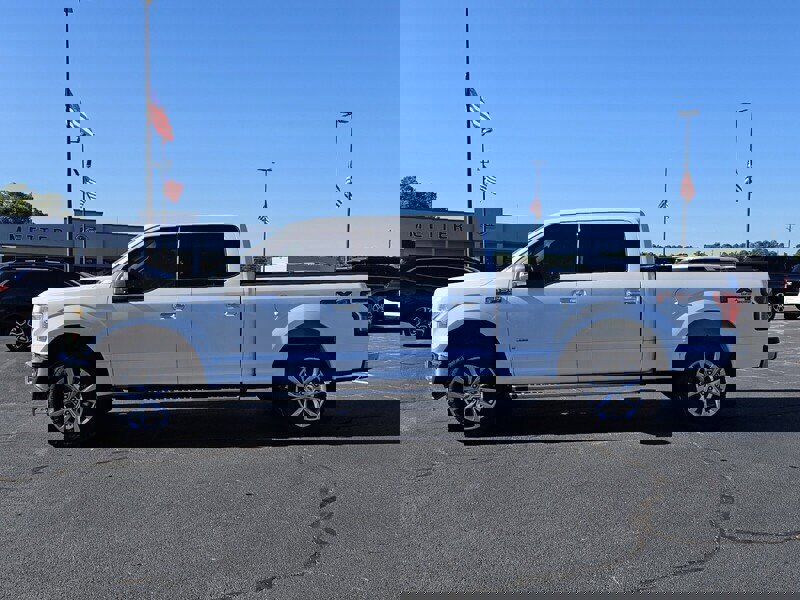 Used 2017 Ford F150 XLT w/ Equipment Group 302A Luxury image 4