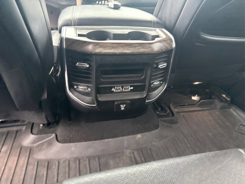 Used 2019 RAM 1500 Laramie AWD/4WD image 18
