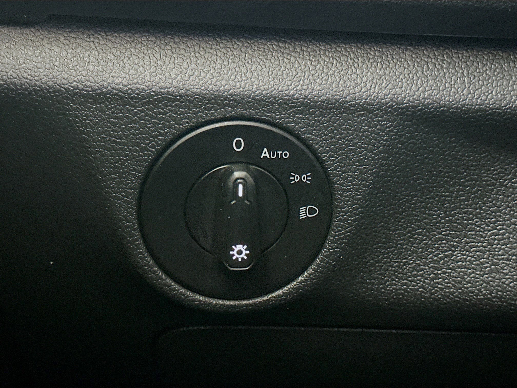 Used 2019 Volkswagen Jetta S w/ Driver Assistance Package image 10