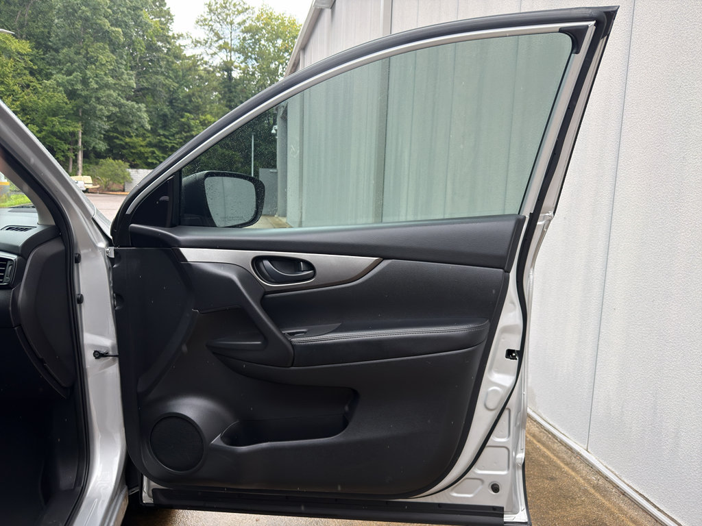 Used 2019 Nissan Rogue Sport S FWD image 18