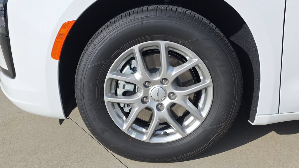 New 2027 Chrysler Pacifica Select FWD image 10