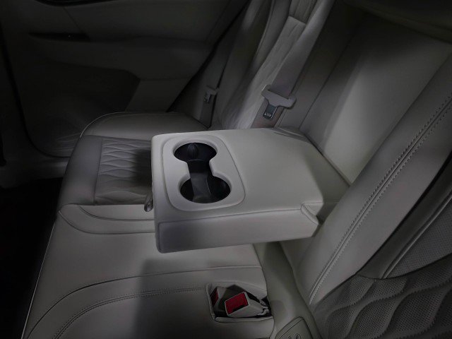 Used 2023 Buick Envision Avenir image 17