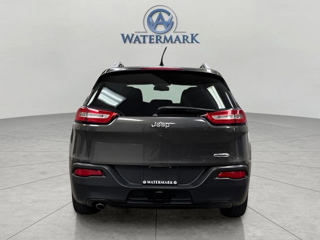 Used 2018 Jeep Cherokee Latitude Plus w/ Comfort/Convenience Group image 4