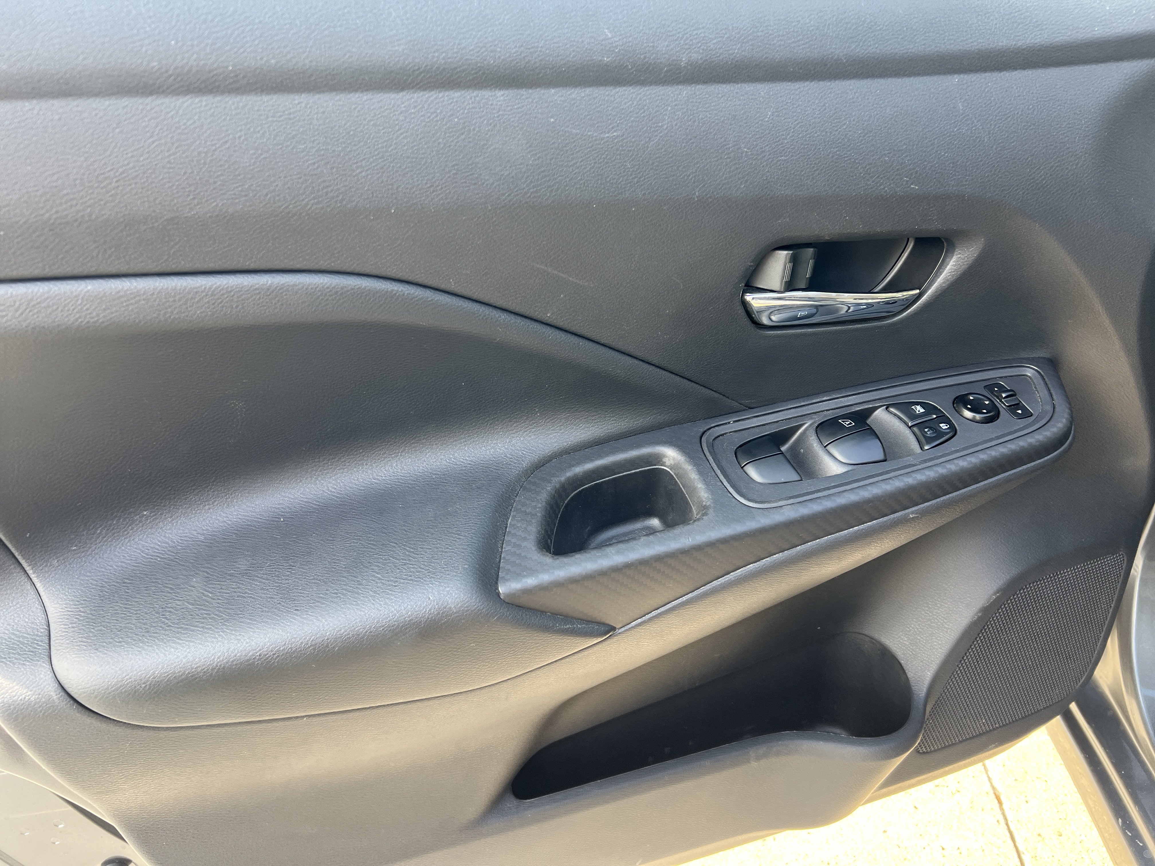 Used 2023 Nissan Versa SV FWD image 13