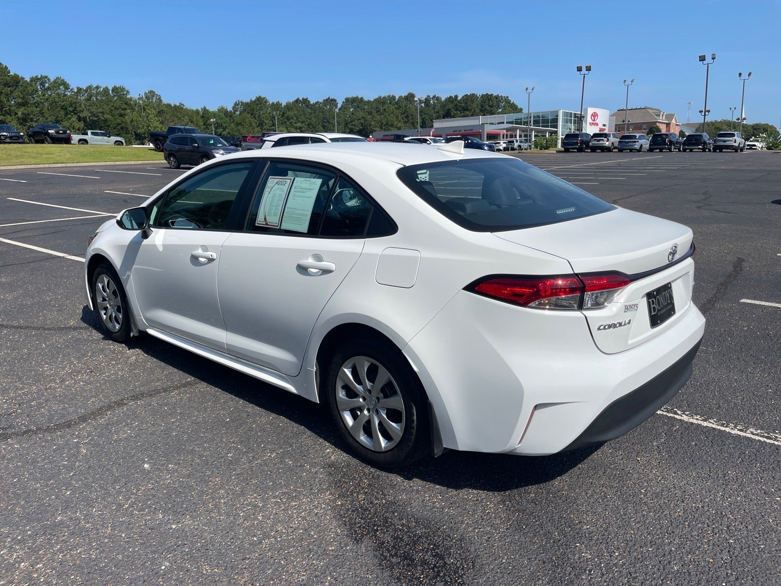 Used 2026 Toyota Corolla LE FWD image 14