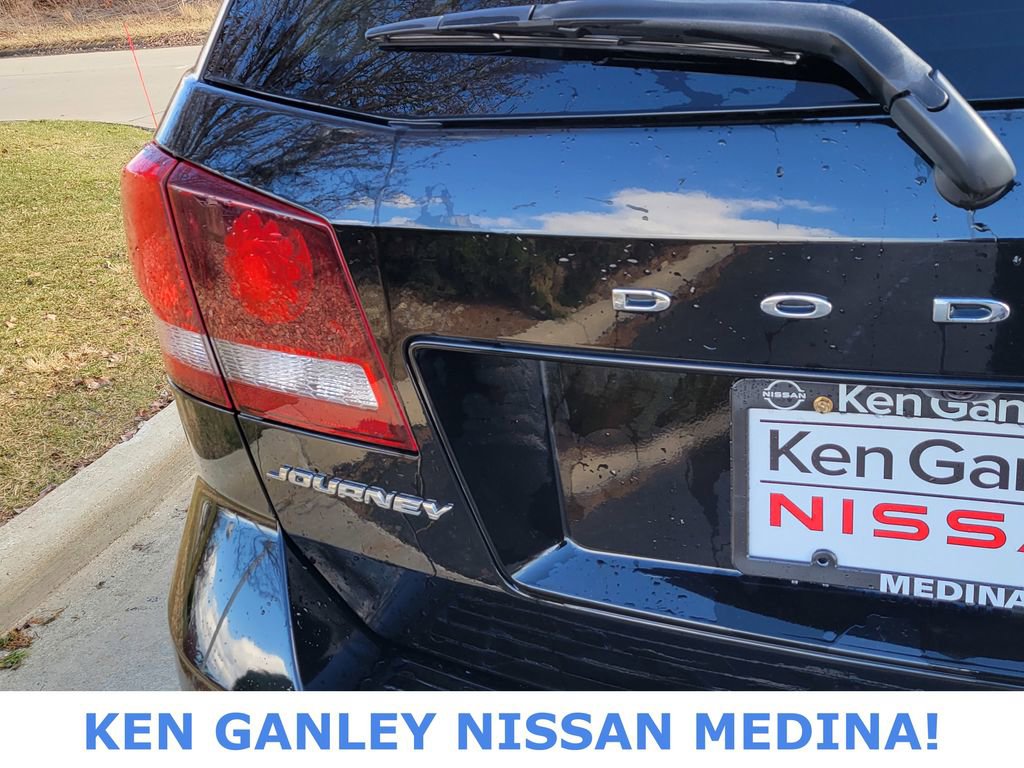 Used 2017 Dodge Journey Crossroad w/ Popular Equipment Group image 16