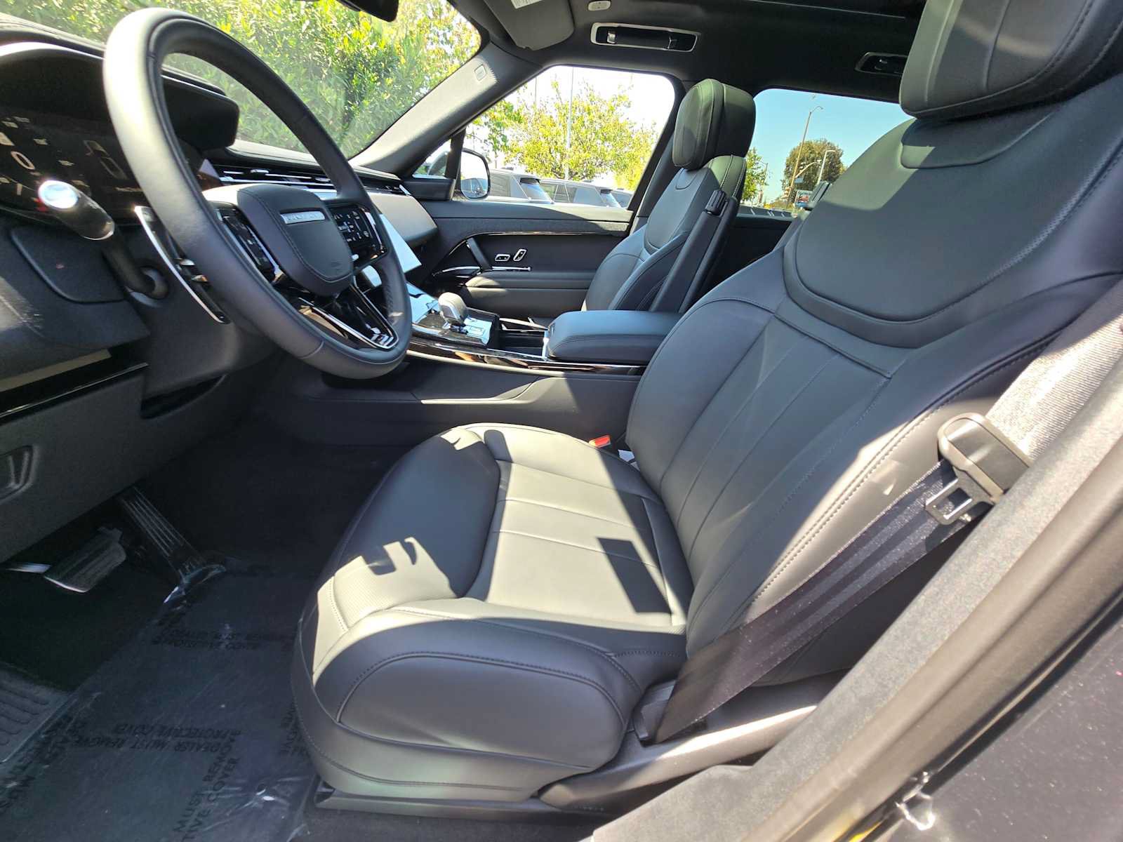 New 2025 Land Rover Range Rover Sport Dynamic SE AWD/4WD image 24