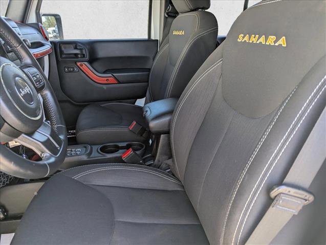Used 2015 Jeep Wrangler Unlimited Sahara w/ Connectivity Group image 16
