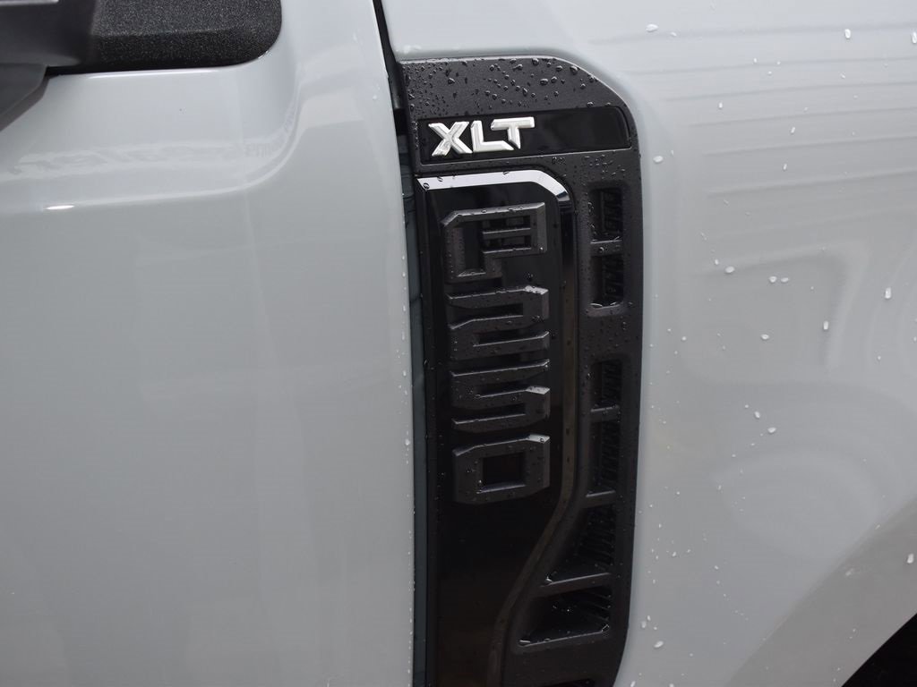 New 2026 Ford F250 4x4 Crew Cab Super Duty image 11