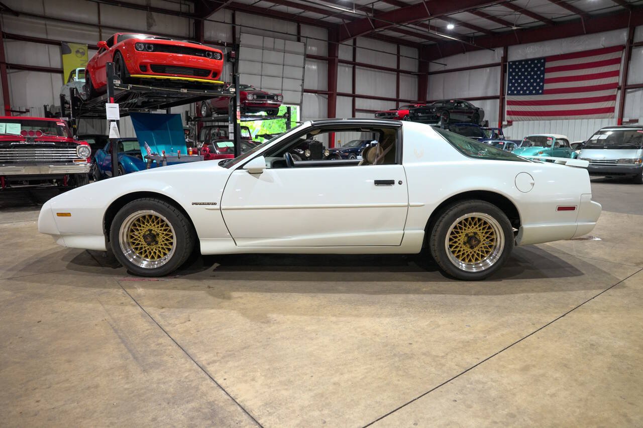 Used 1992 Pontiac Firebird Formula RWD image 4