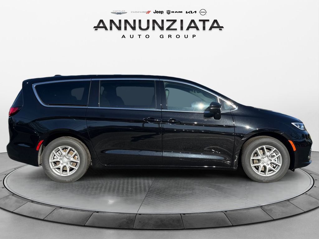 New 2026 Chrysler Pacifica Select FWD image 6