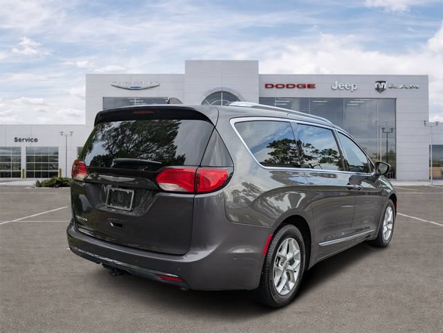 Certified 2020 Chrysler Pacifica Touring-L Plus w/ Tire & Wheel Group FWD image 3